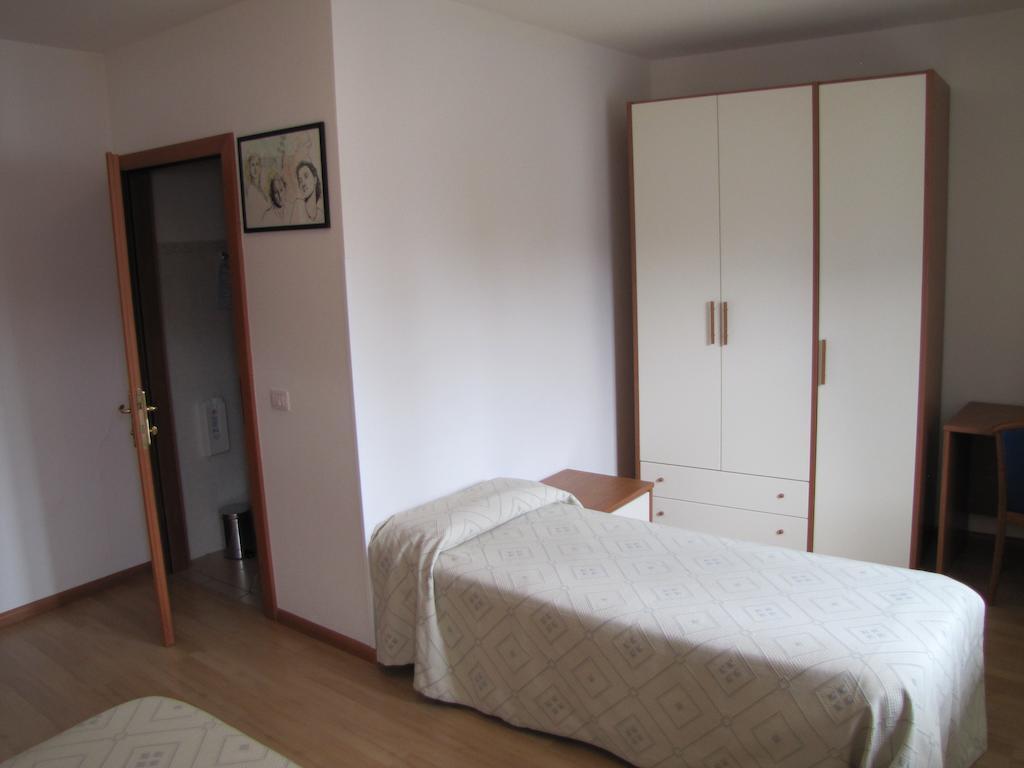 Hotel Scaranò Levico Terme Camera foto