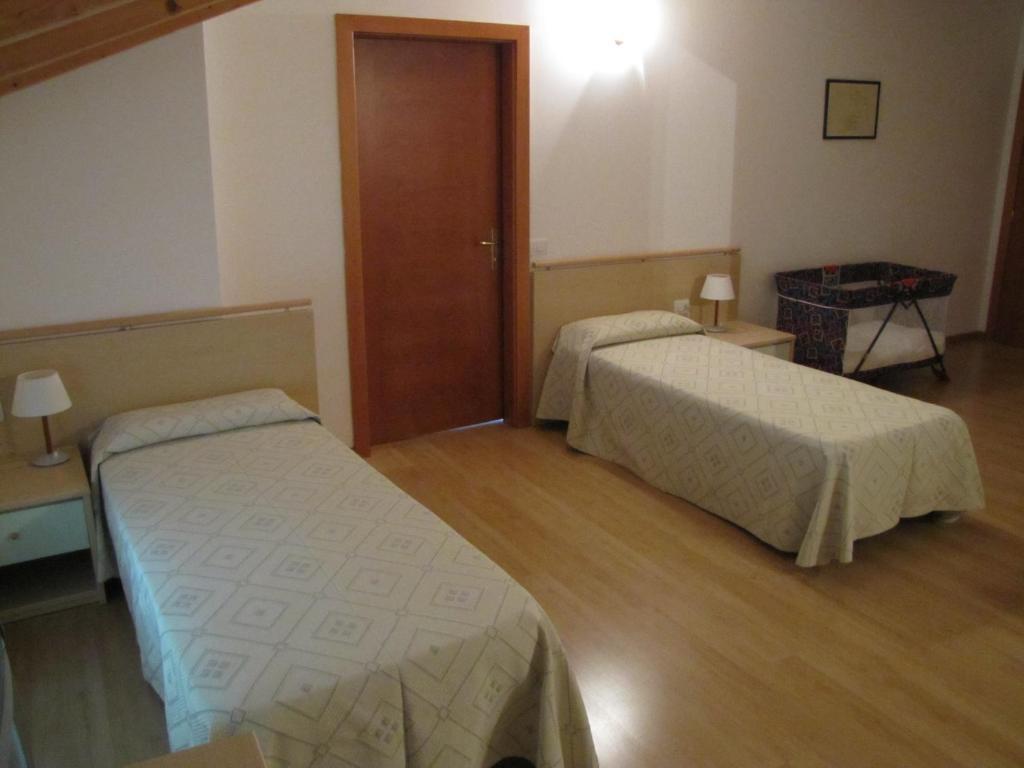 Hotel Scaranò Levico Terme Camera foto